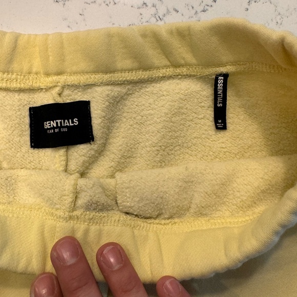Fear of god Essentials Canary yellow sweat-shorts - Picture 3 of 10